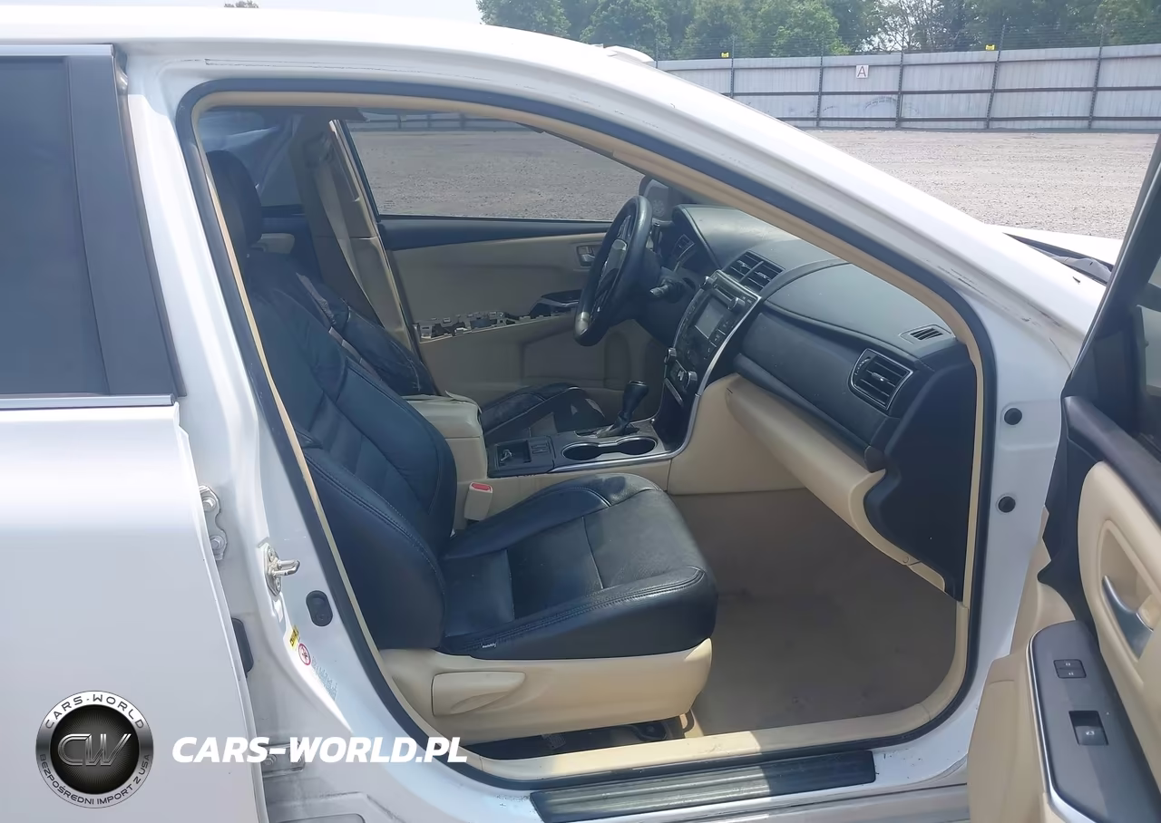 2015 Toyota Camry Hybrid Le VIN:4T1BD1FK3FU147390 - 5