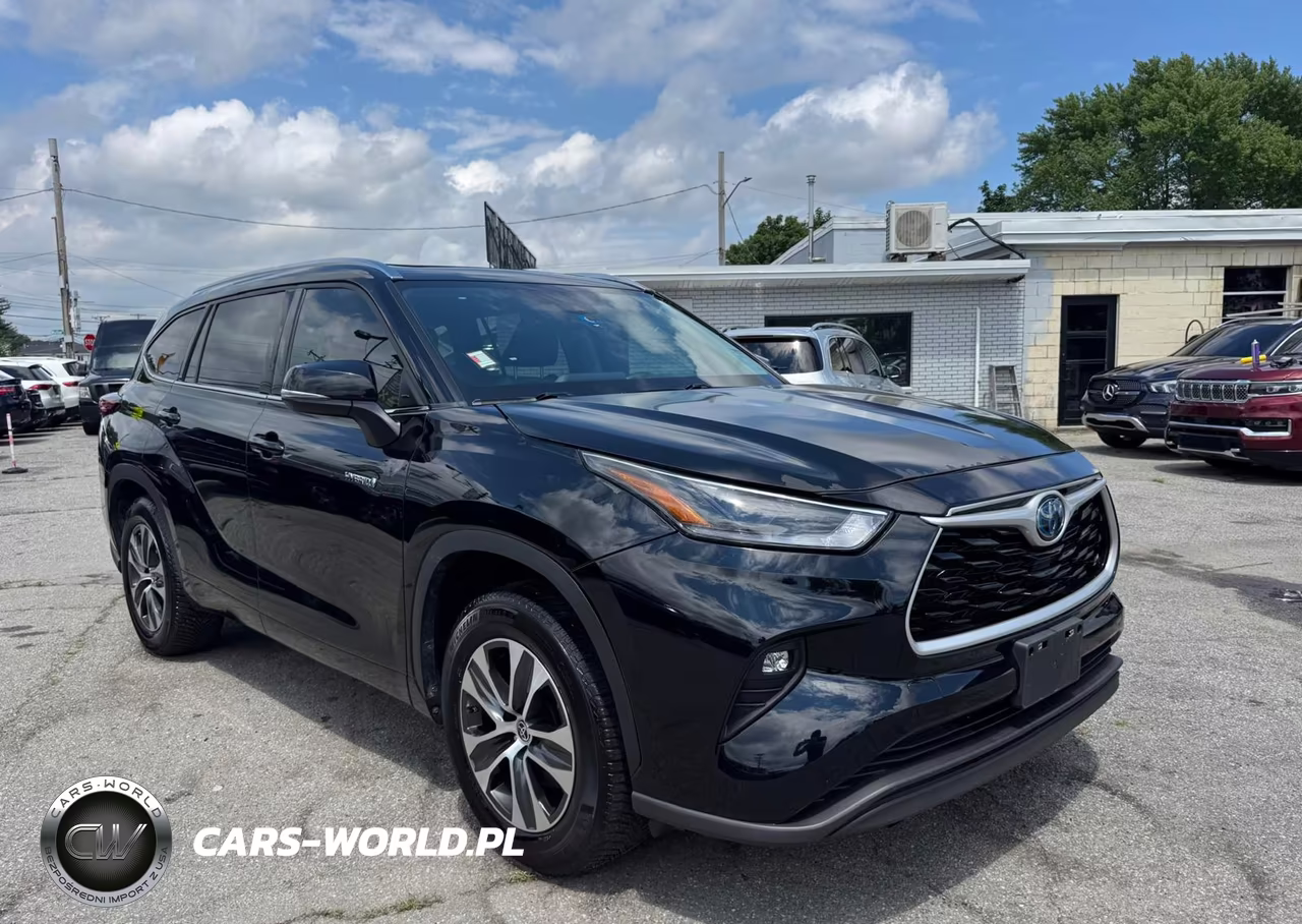 2021 Toyota Highlander Hybrid Xle