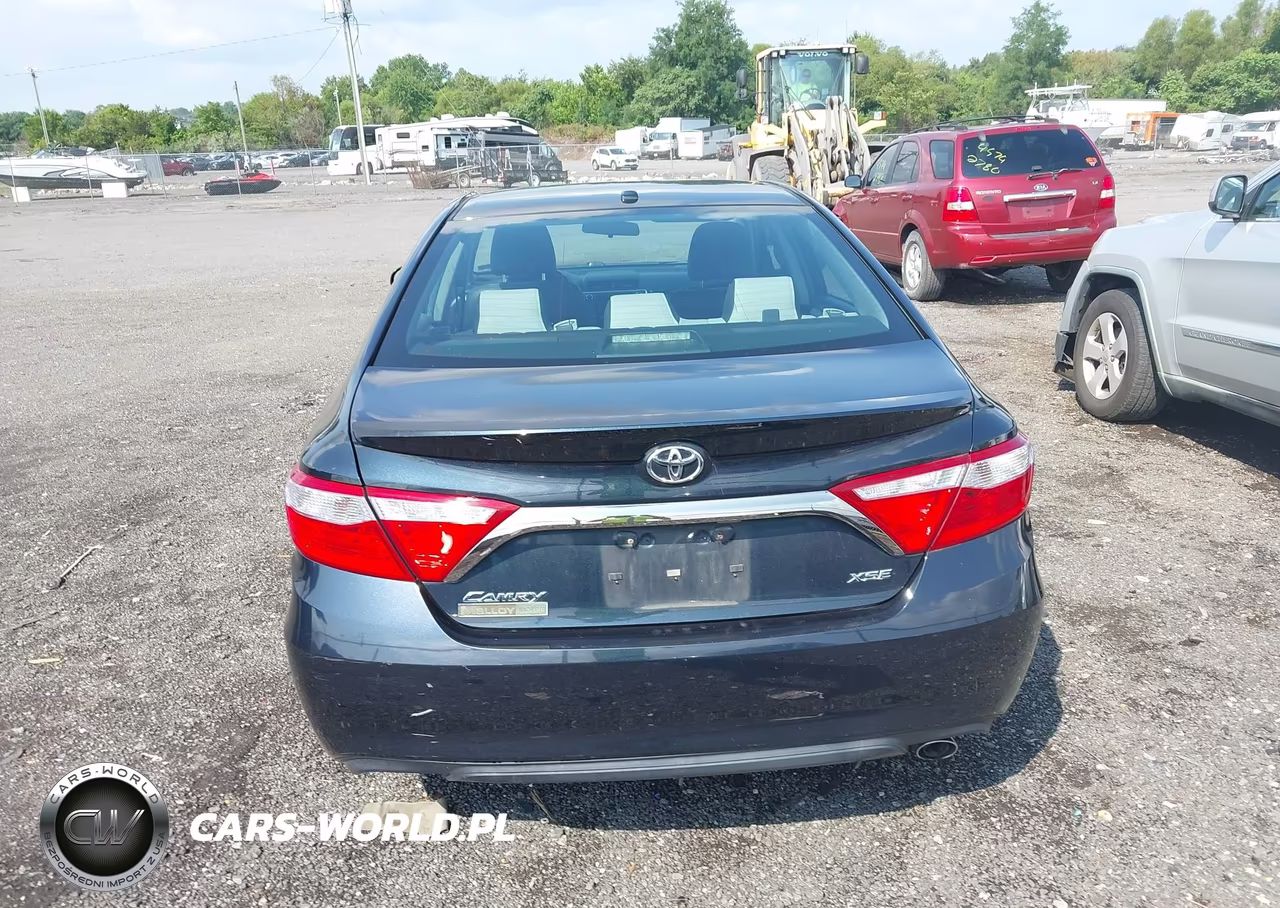 2015 Toyota Camry Xse VIN:4T1BF1FKXFU490093 - 16
