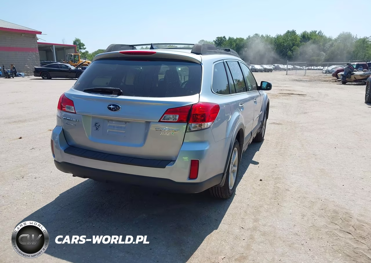 2014 Subaru Outback 2.5I Premium VIN:4S4BRBCC7E3322829 - 4