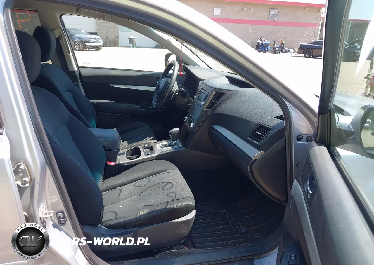 2014 Subaru Outback 2.5I Premium VIN:4S4BRBCC7E3322829 - 5