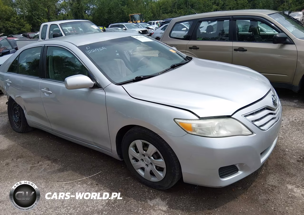 2011 Toyota Camry Le – zdjęcie 1 z 17