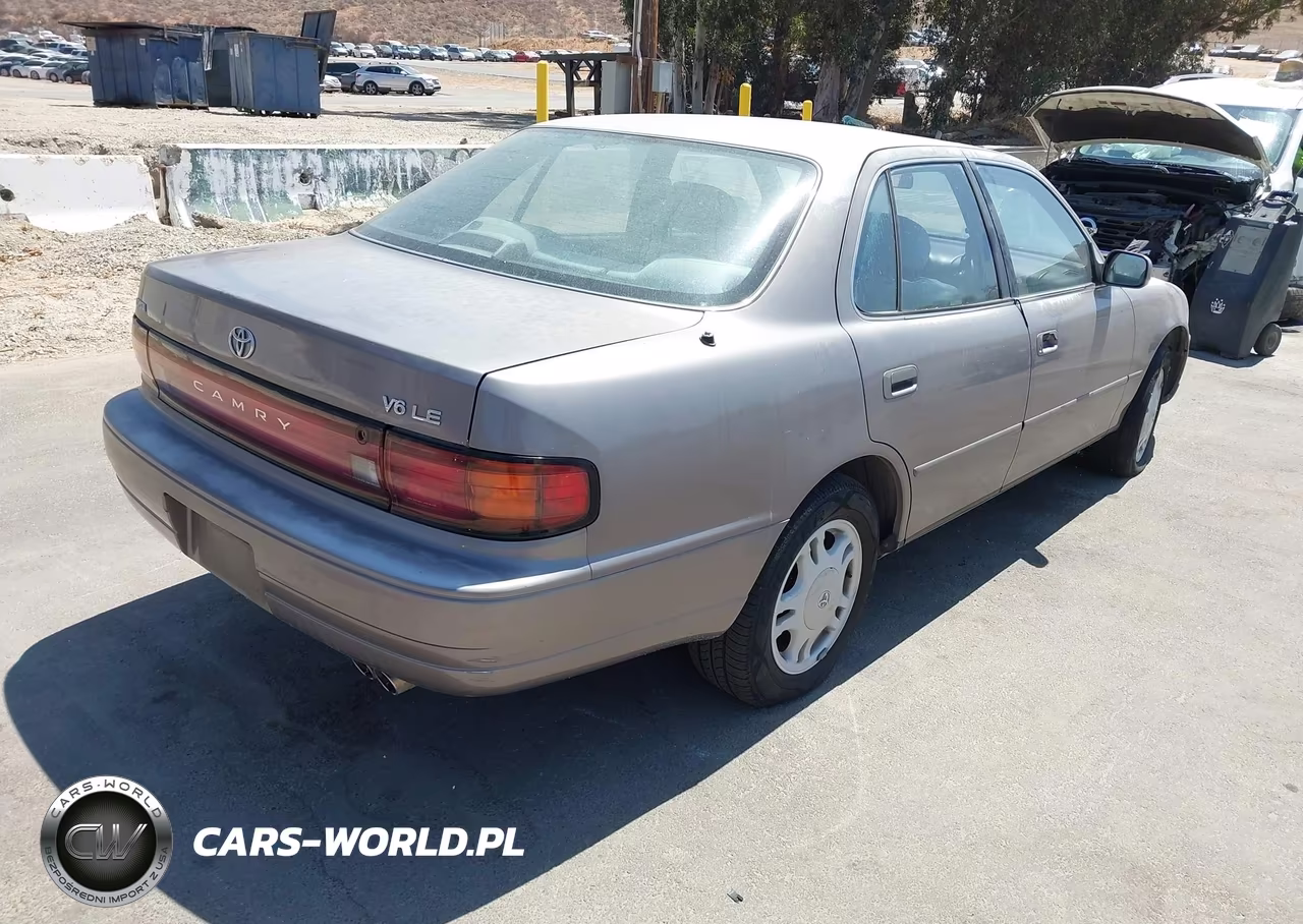 1994 Toyota Camry Le VIN:JT2GK12E5R0033766 - 4
