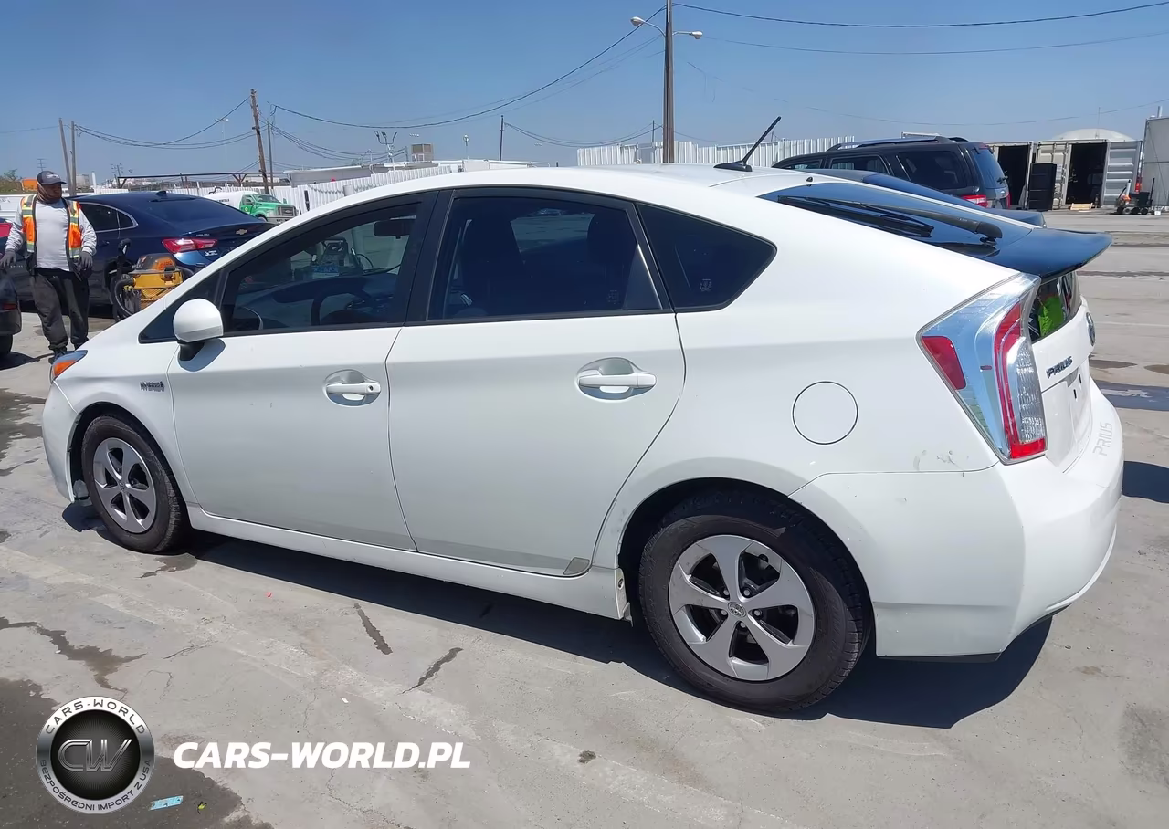 2014 Toyota Prius Three VIN:JTDKN3DU8E1753012 - 14