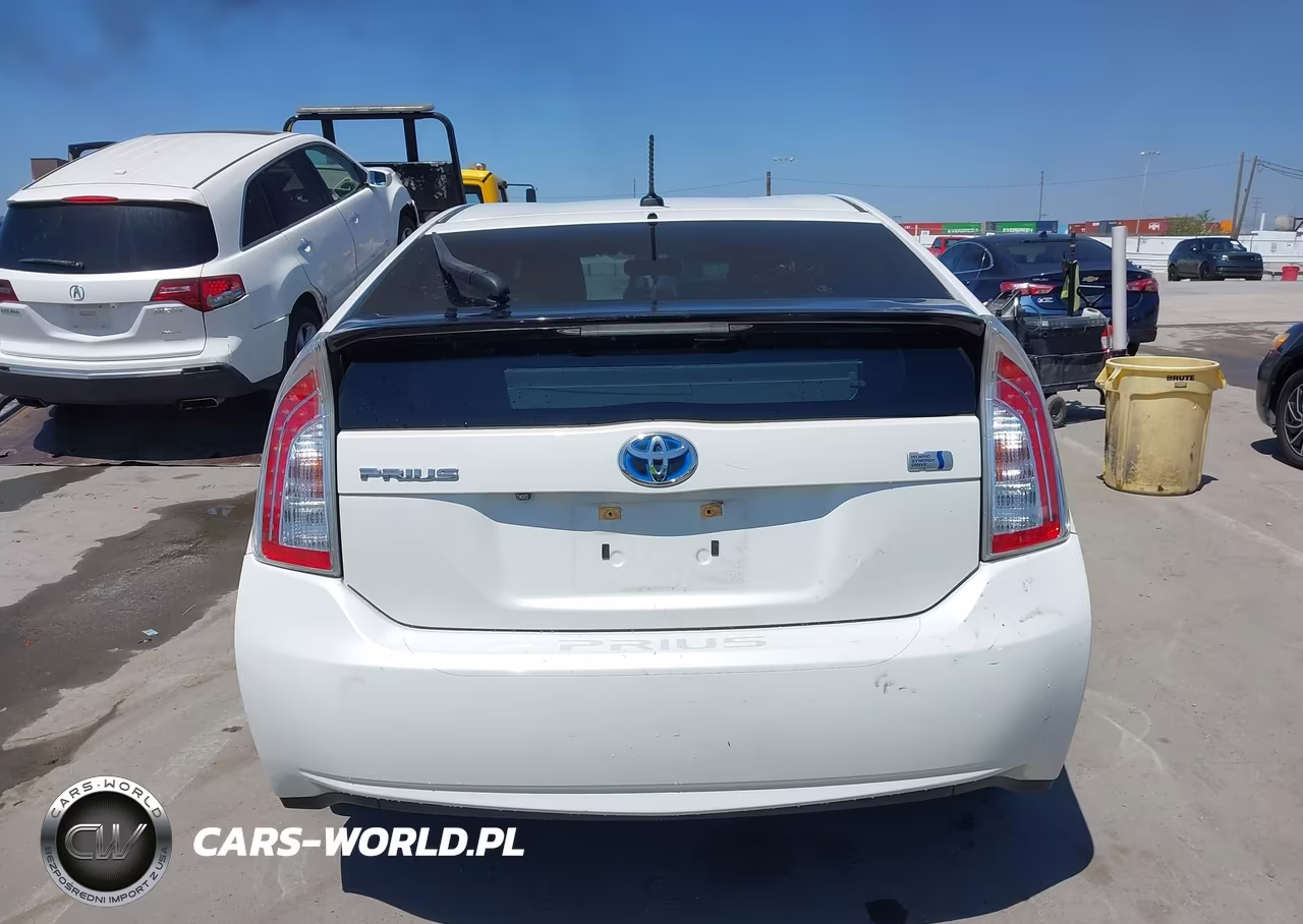 2014 Toyota Prius Three VIN:JTDKN3DU8E1753012 - 16