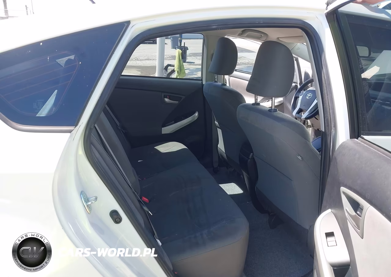 2014 Toyota Prius Three VIN:JTDKN3DU8E1753012 - 8