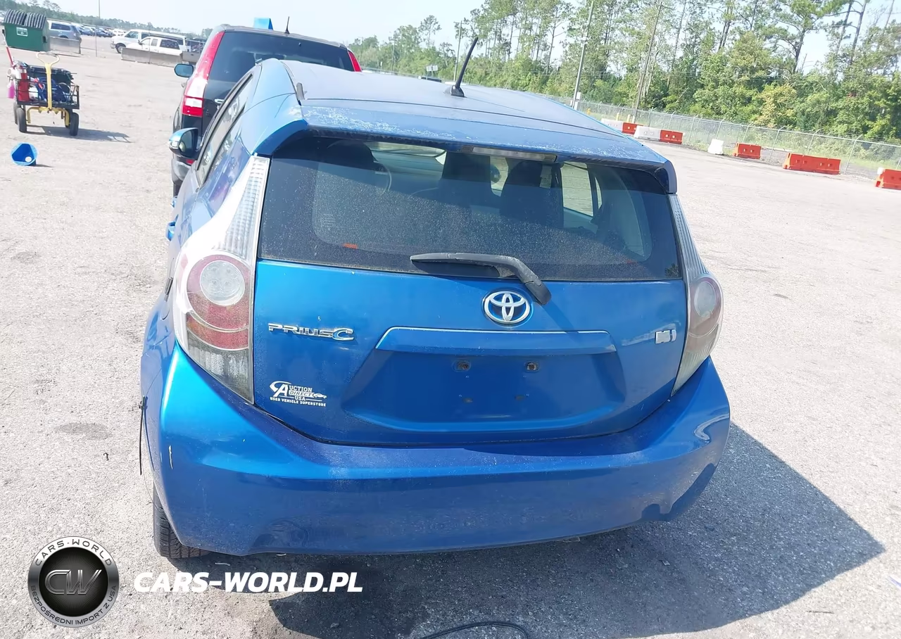 2014 Toyota Prius C One VIN:JTDKDTB38E1065539 - 16