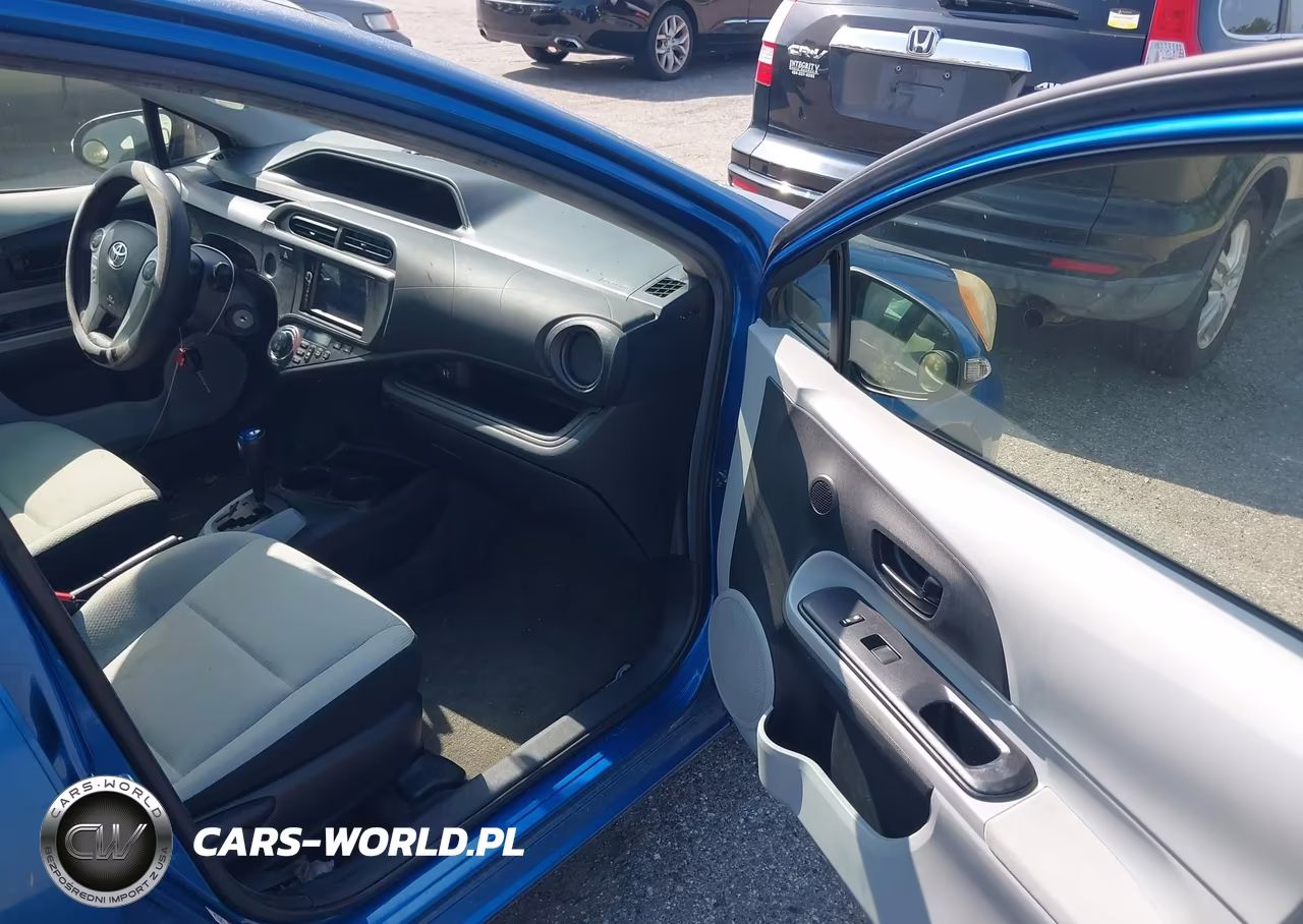 2014 Toyota Prius C One VIN:JTDKDTB38E1065539 - 5