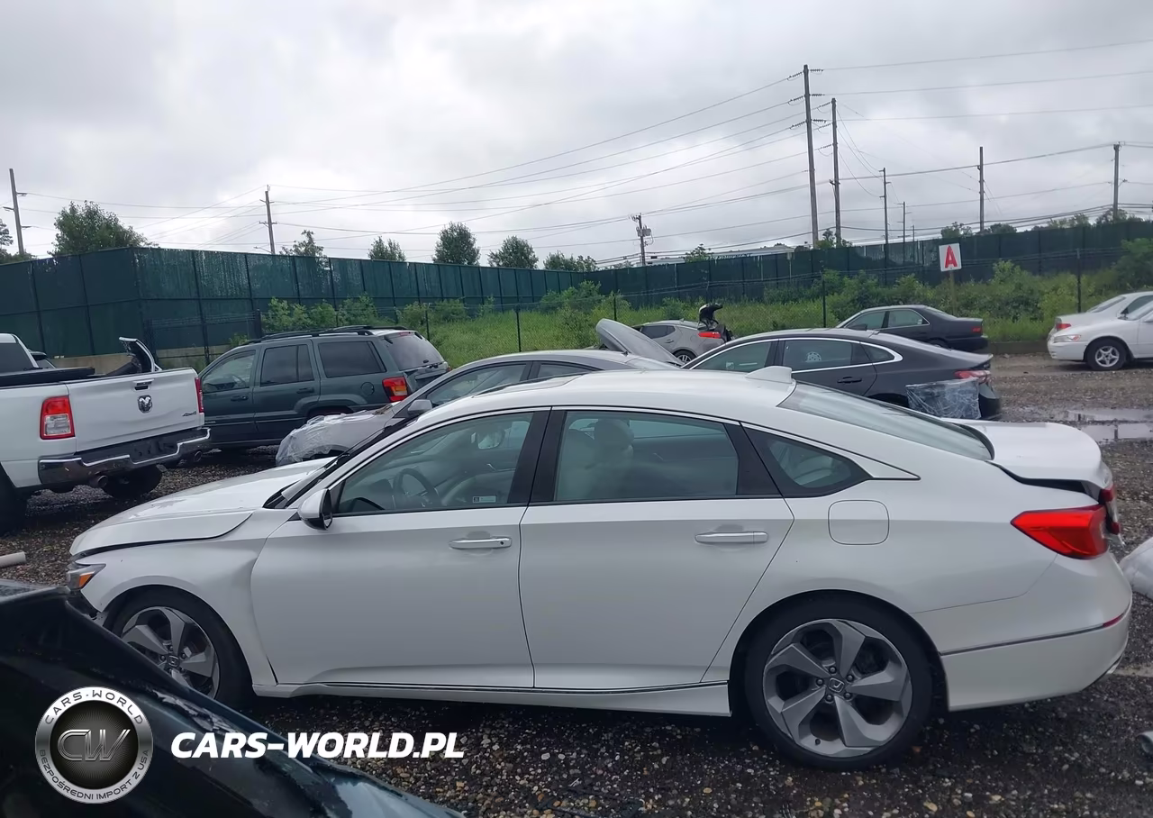 2018 Honda Accord Touring VIN:1HGCV1F91JA075393 - 14