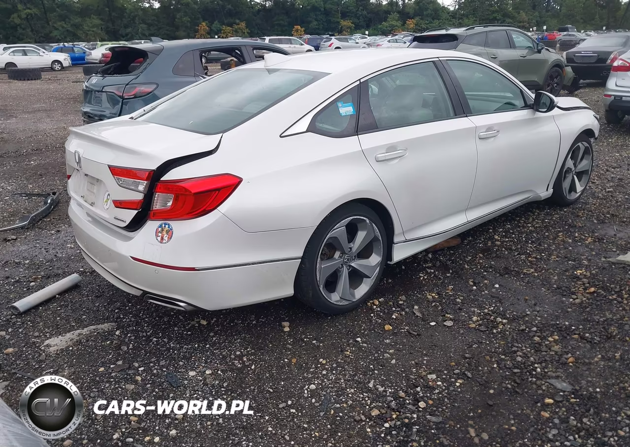 2018 Honda Accord Touring VIN:1HGCV1F91JA075393 - 4