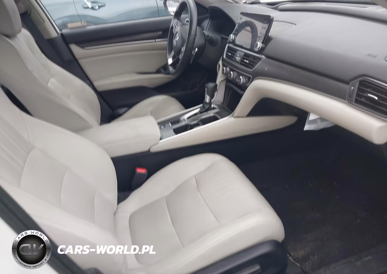 2018 Honda Accord Touring VIN:1HGCV1F91JA075393 - 5