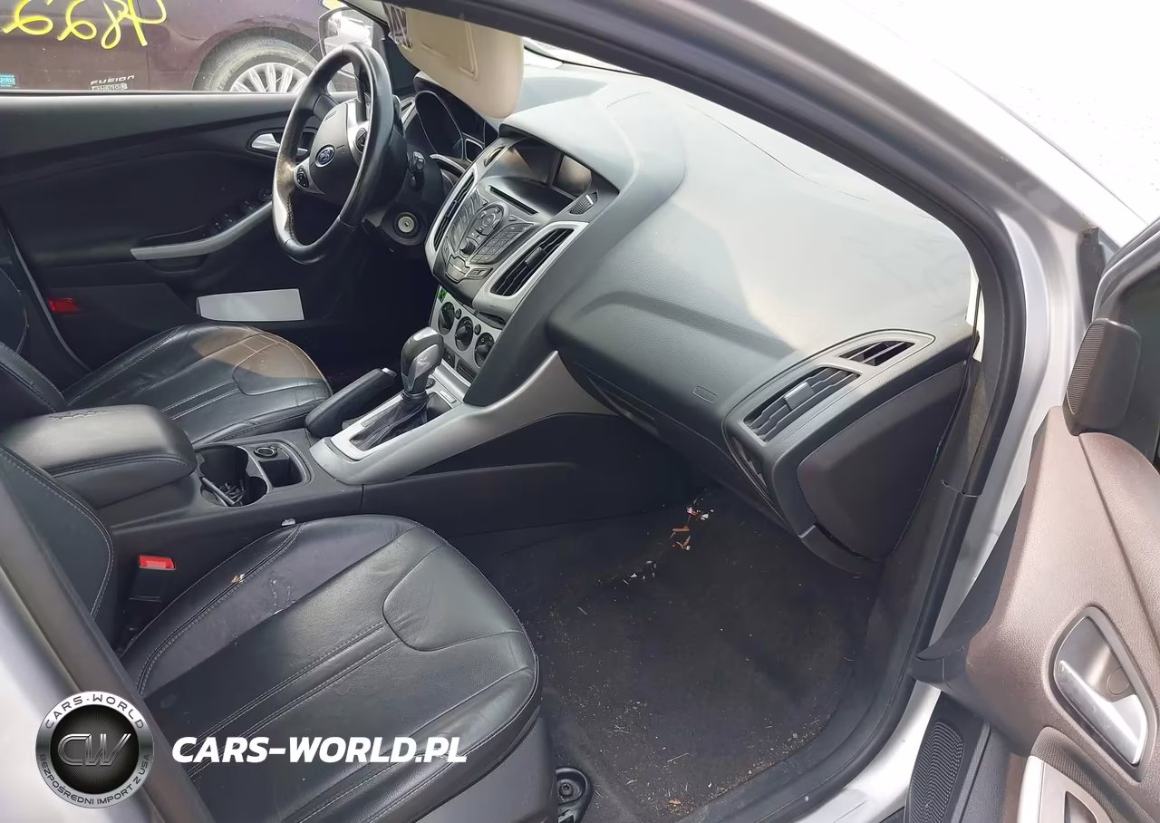 2014 Ford Focus Se VIN:1FADP3K22EL420030 - 5