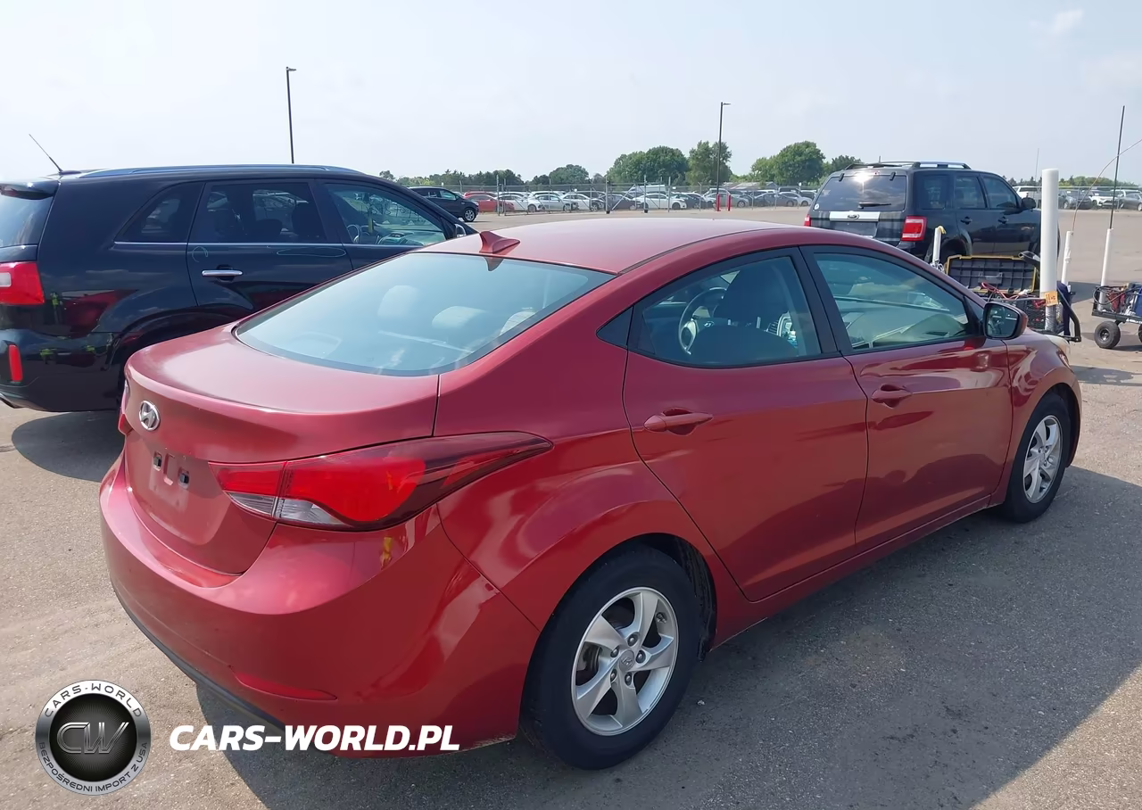 2015 Hyundai Elantra VIN:5NPDH4AE9FH621650 - 4