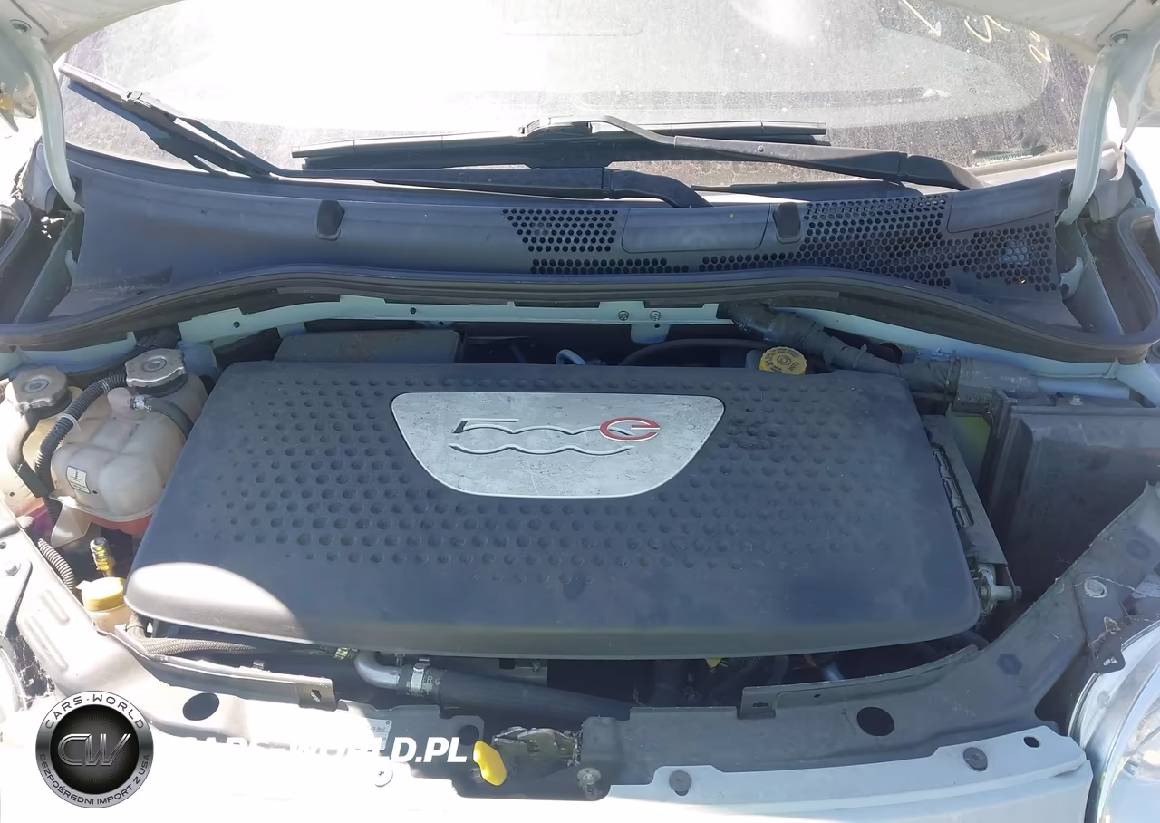 2016 Fiat 500E Battery Electric VIN:3C3CFFGE2GT229748 - 10
