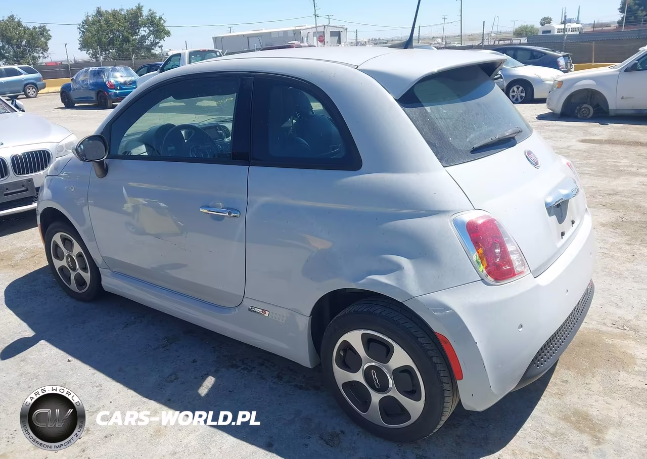2016 Fiat 500E Battery Electric VIN:3C3CFFGE2GT229748 - 3