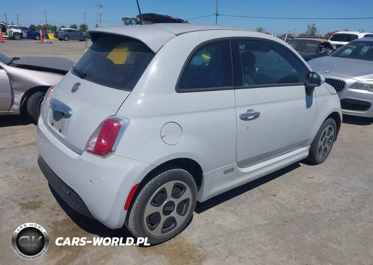 2016 Fiat 500E Battery Electric VIN:3C3CFFGE2GT229748 - 4