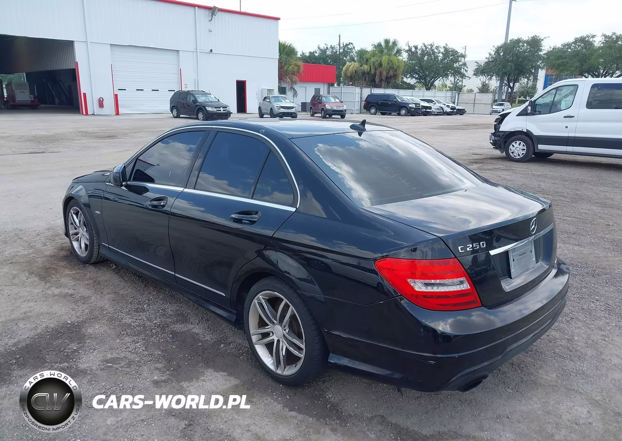 2012 Mercedes-Benz C 250 Sport VIN:WDDGF4HB5CR213316 - 3
