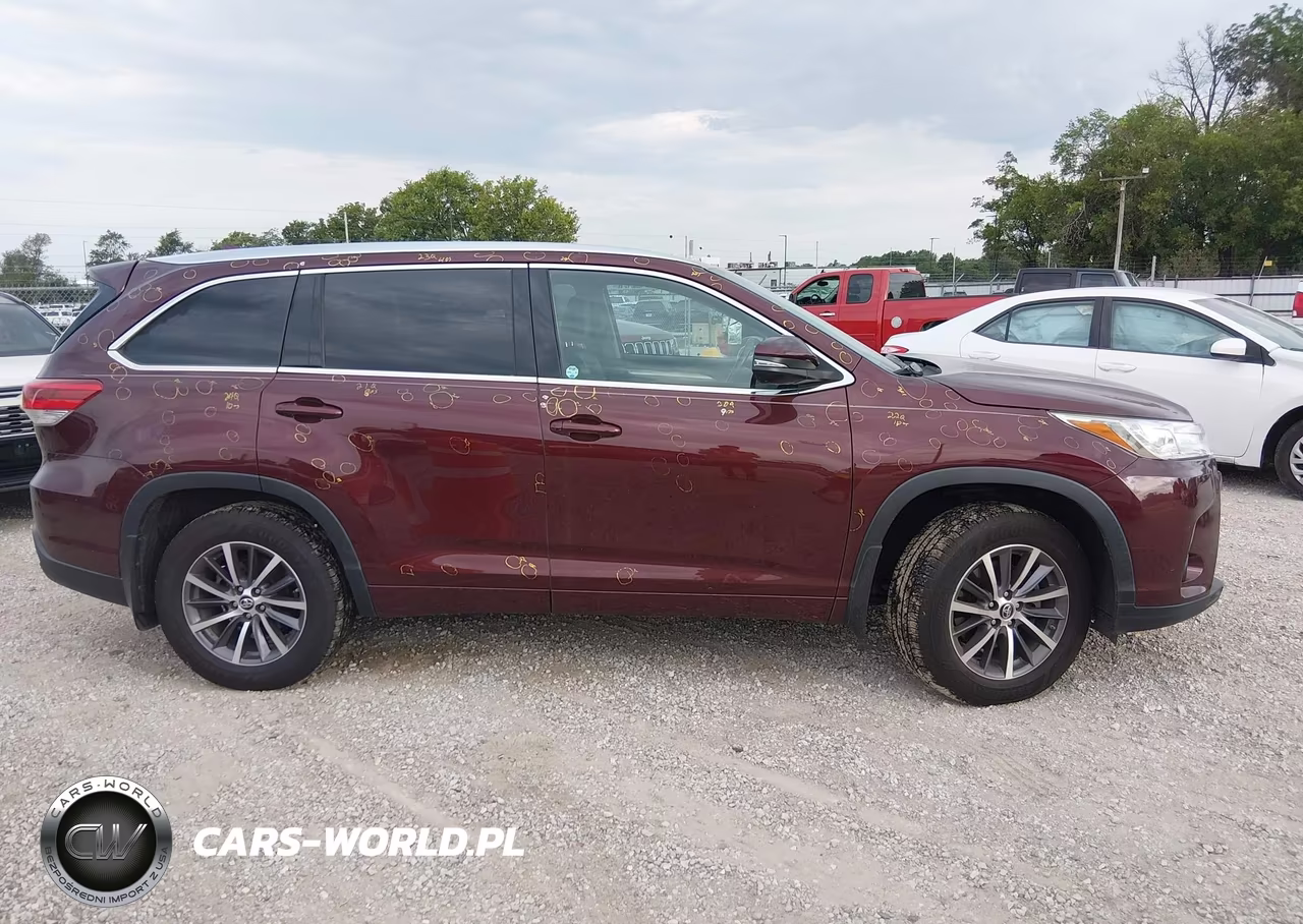 2018 Toyota Highlander Xle VIN:5TDJZRFH3JS489648 - 14