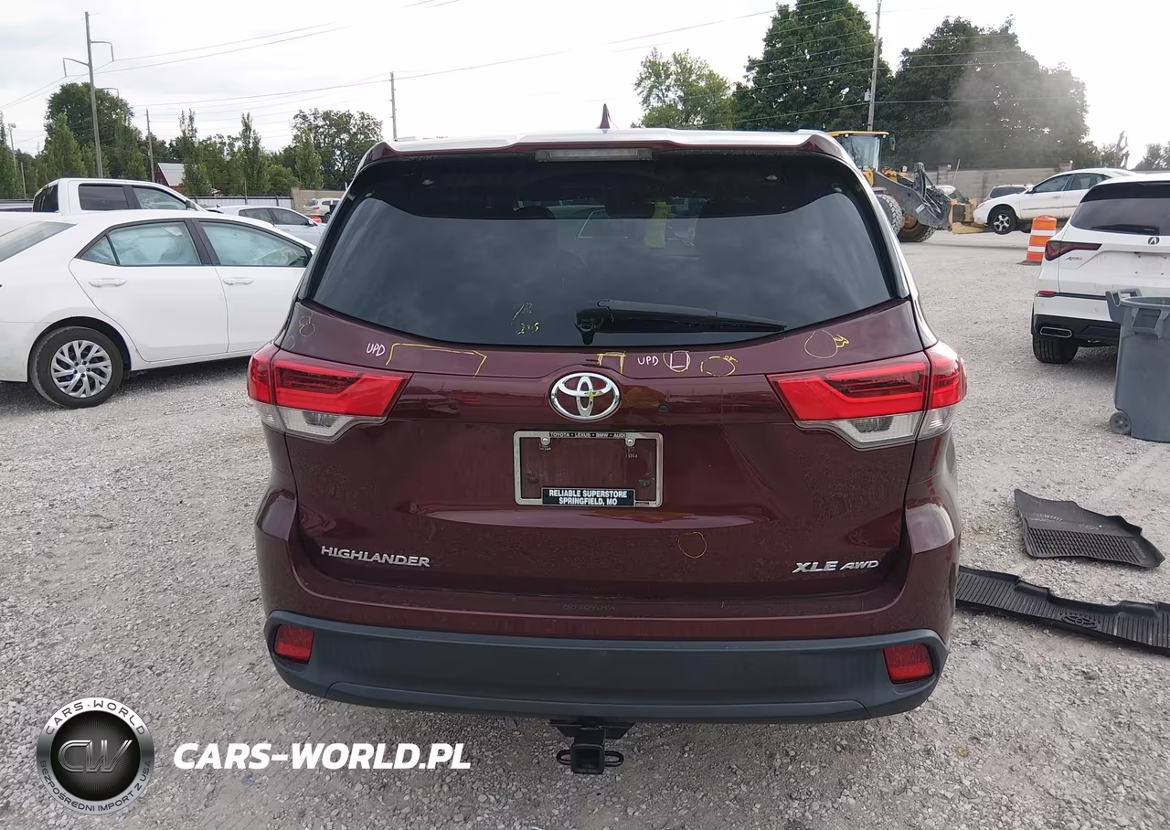 2018 Toyota Highlander Xle VIN:5TDJZRFH3JS489648 - 17