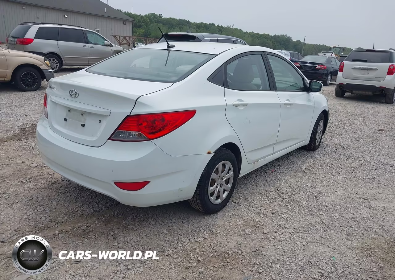 2013 Hyundai Accent Gls VIN:KMHCT4AE7DU381071 - 4