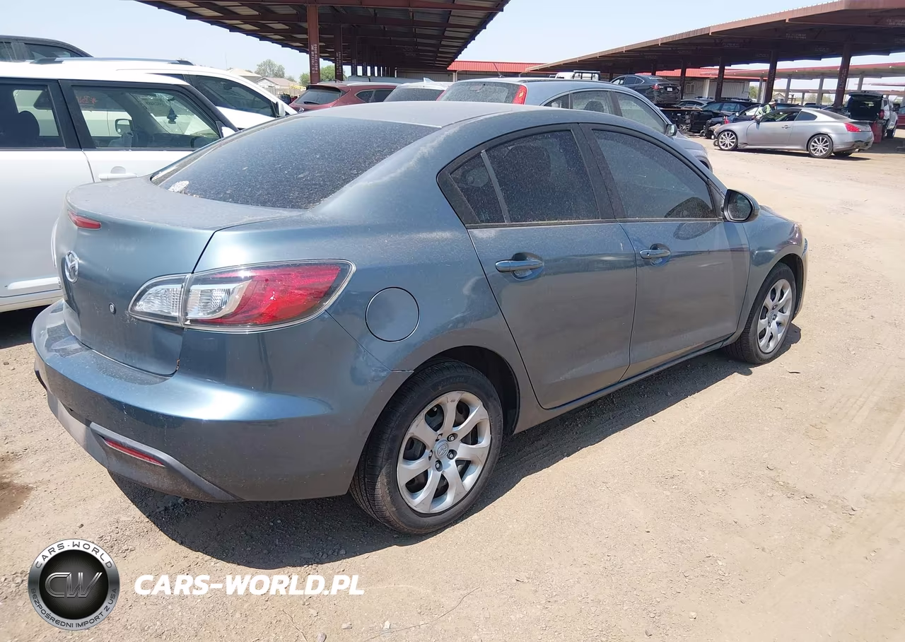 2011 Mazda Mazda3 I Sport VIN:JM1BL1UG1B1383893 - 4