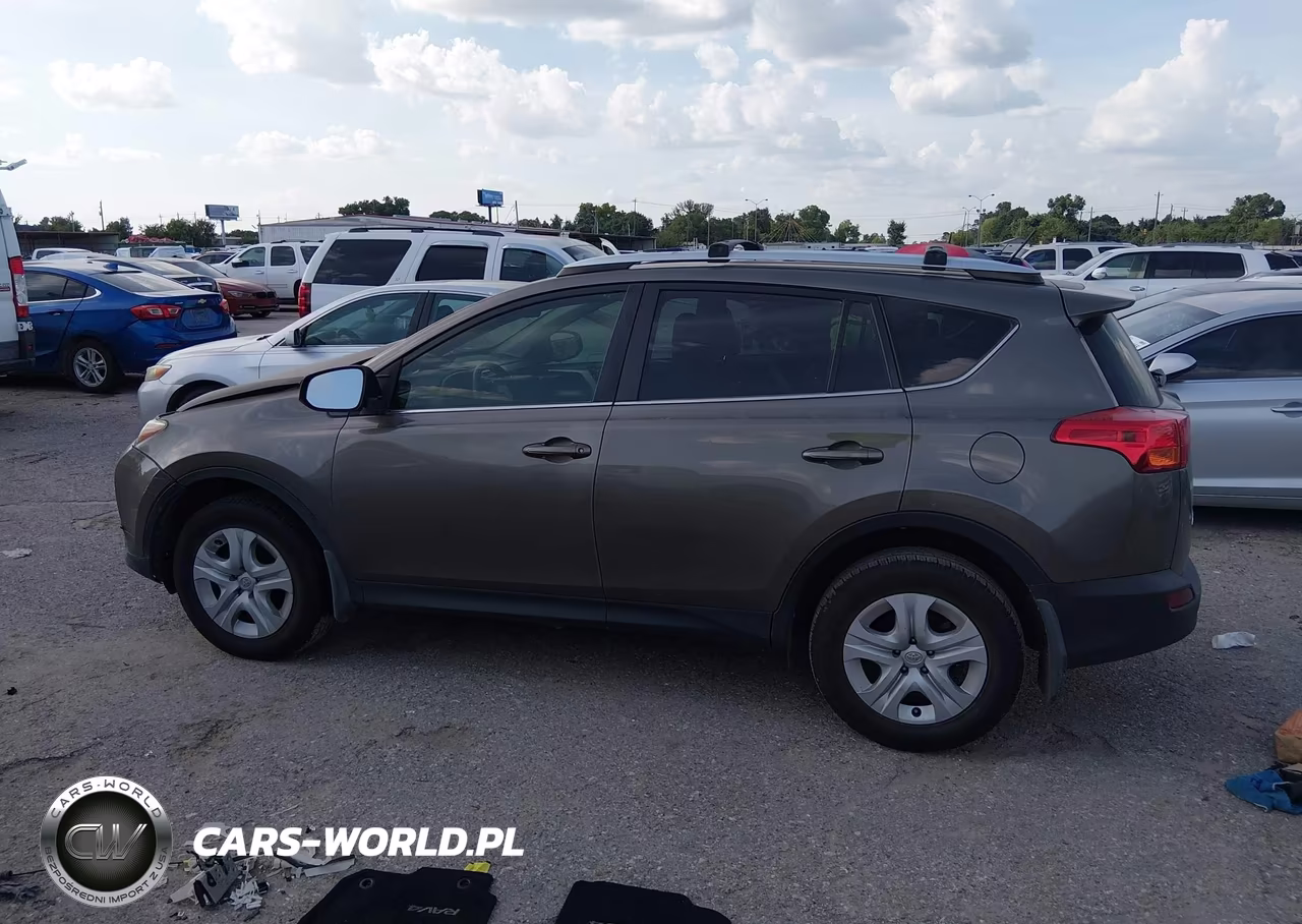 2015 Toyota Rav4 Le VIN:JTMZFREV7FD062107 - 13