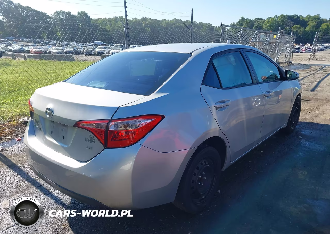 2017 Toyota Corolla Le VIN:5YFBURHE1HP689159 - 4