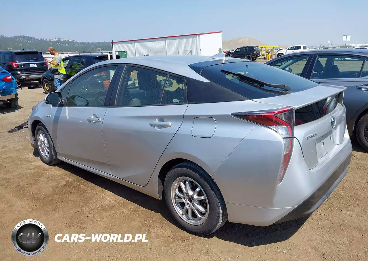 2016 Toyota Prius Two VIN:JTDKBRFUXG3009170 - 14