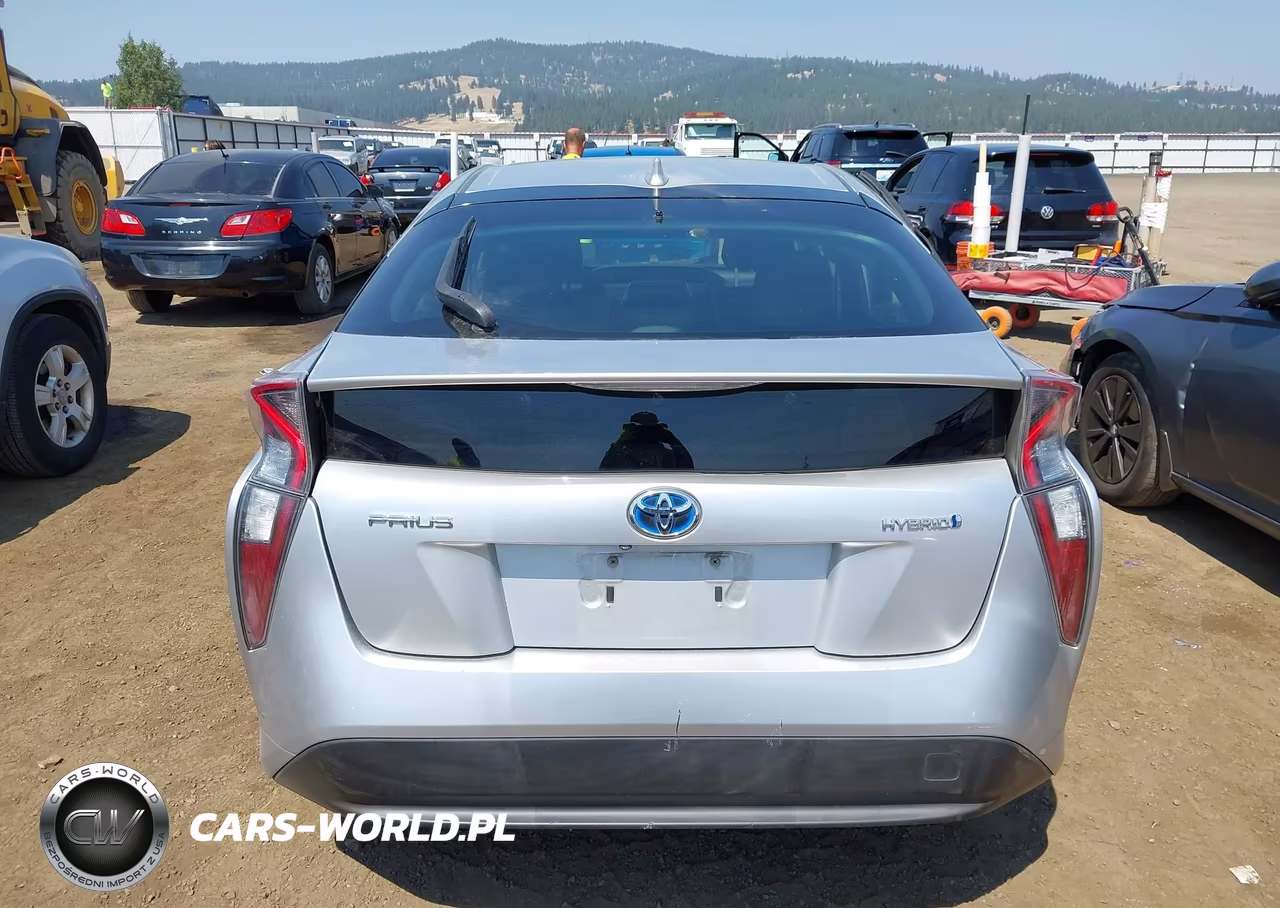 2016 Toyota Prius Two VIN:JTDKBRFUXG3009170 - 16