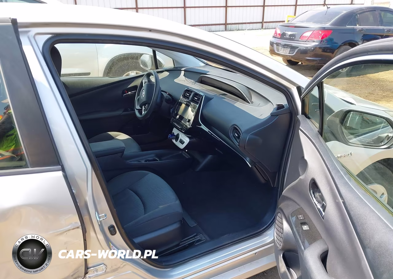 2016 Toyota Prius Two VIN:JTDKBRFUXG3009170 - 5