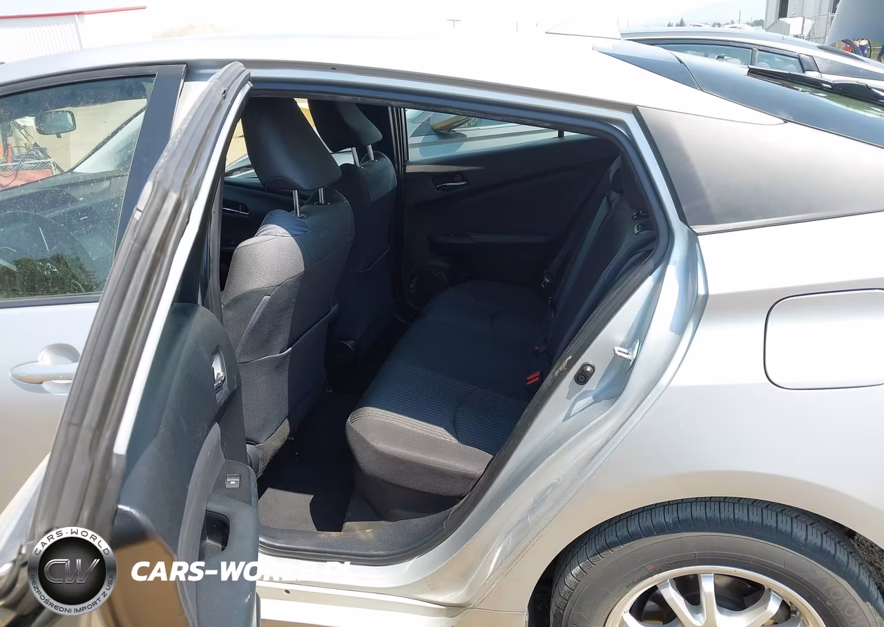 2016 Toyota Prius Two VIN:JTDKBRFUXG3009170 - 8