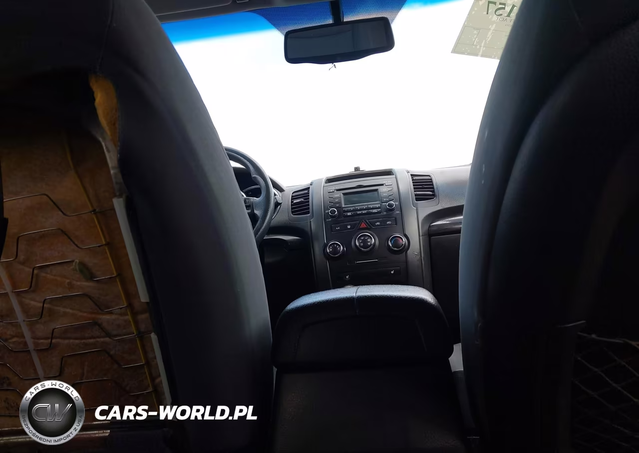 2011 Kia Sorento Lx VIN:5XYKT3A19BG185882 - 12
