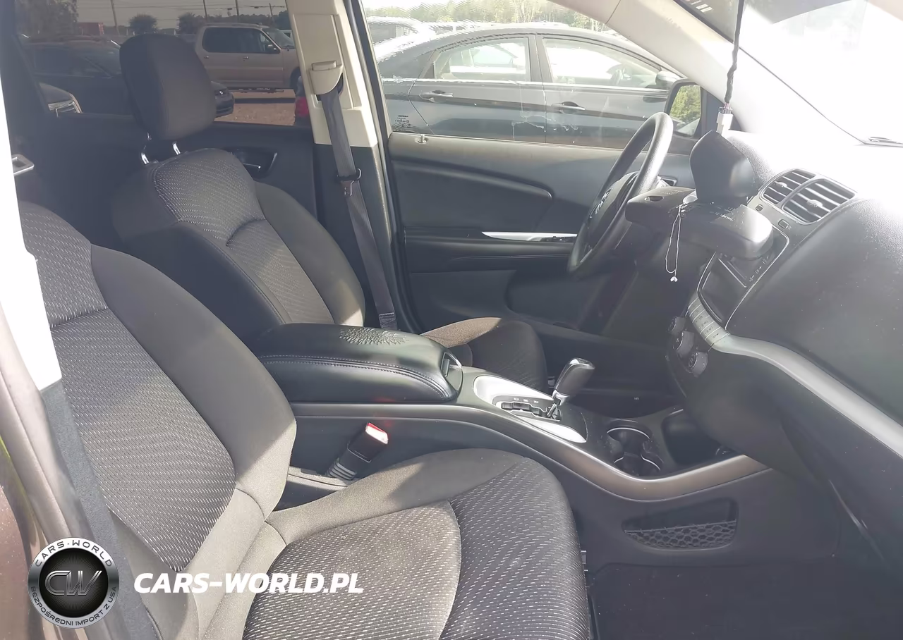 2019 Dodge Journey Se VIN:3C4PDCBB8KT799082 - 5