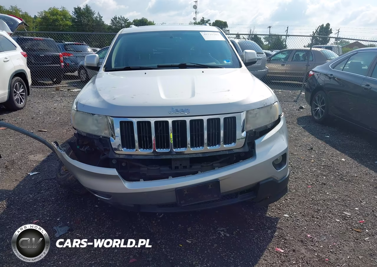 2011 Jeep Grand Cherokee Laredo VIN:1J4RR4GGXBC738679 - 12