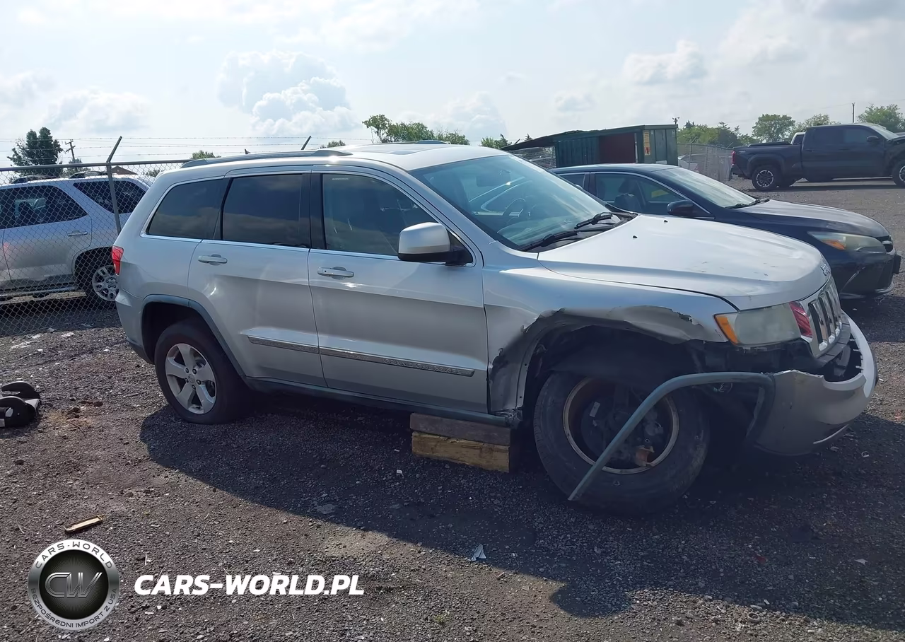 2011 Jeep Grand Cherokee Laredo VIN:1J4RR4GGXBC738679 - 13