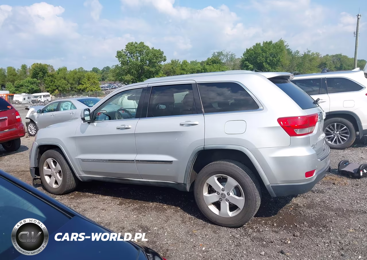 2011 Jeep Grand Cherokee Laredo VIN:1J4RR4GGXBC738679 - 14