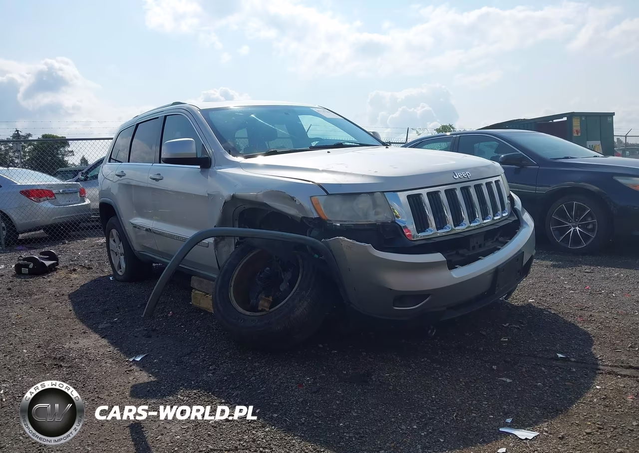 2011 Jeep Grand Cherokee Laredo VIN:1J4RR4GGXBC738679 - 6