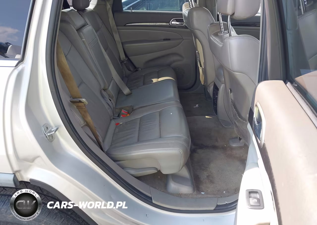2011 Jeep Grand Cherokee Laredo VIN:1J4RR4GGXBC738679 - 8