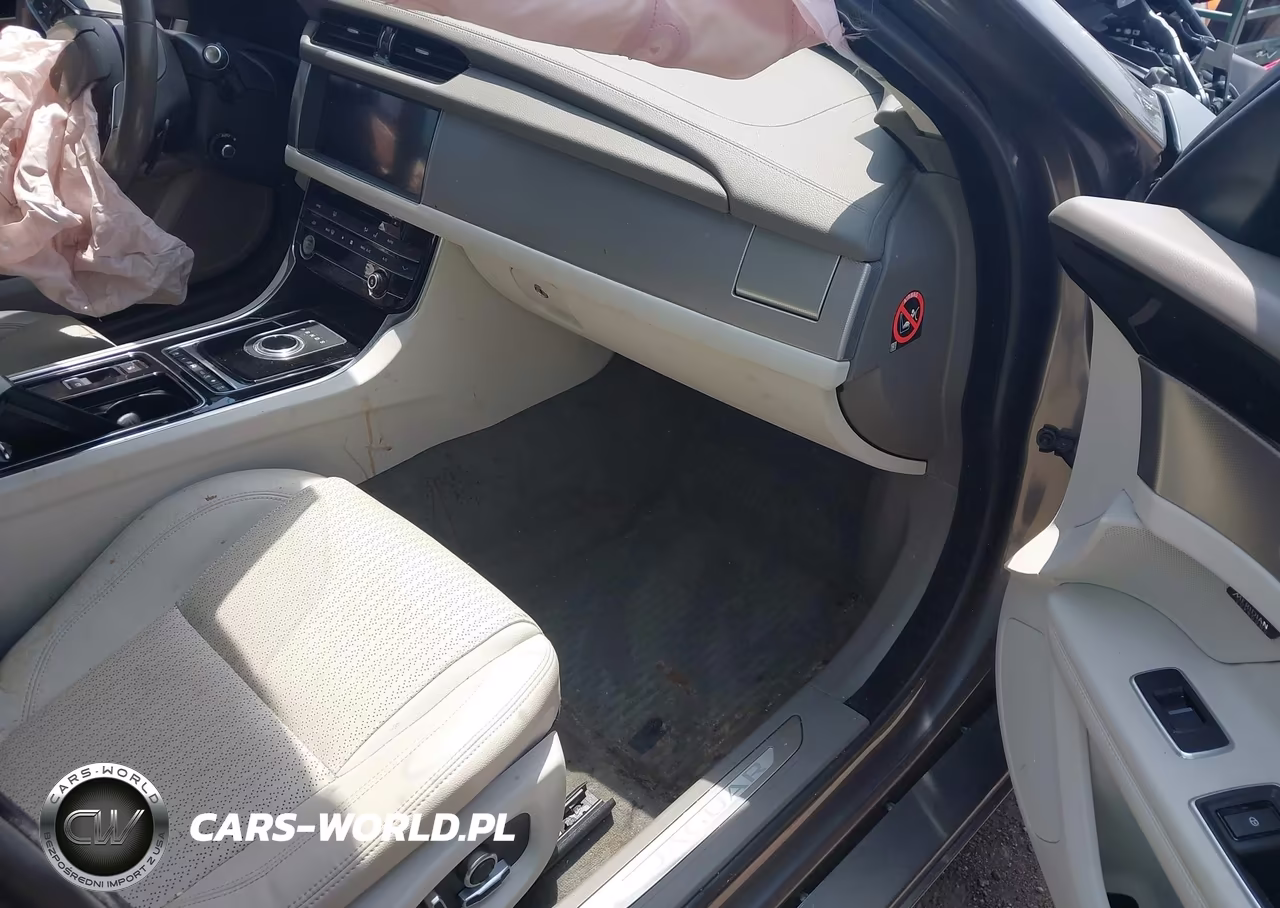 2019 Jaguar Xf 30T Prestige VIN:SAJBK4GXXKCY79944 - 5