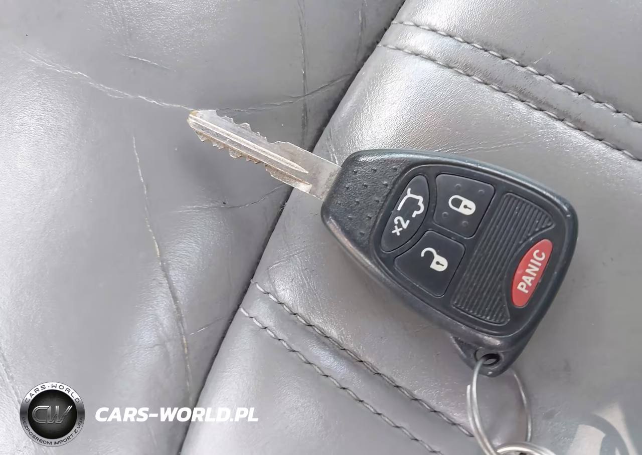 2007 Chrysler 300C VIN:2C3KA63H87H784755 - 11