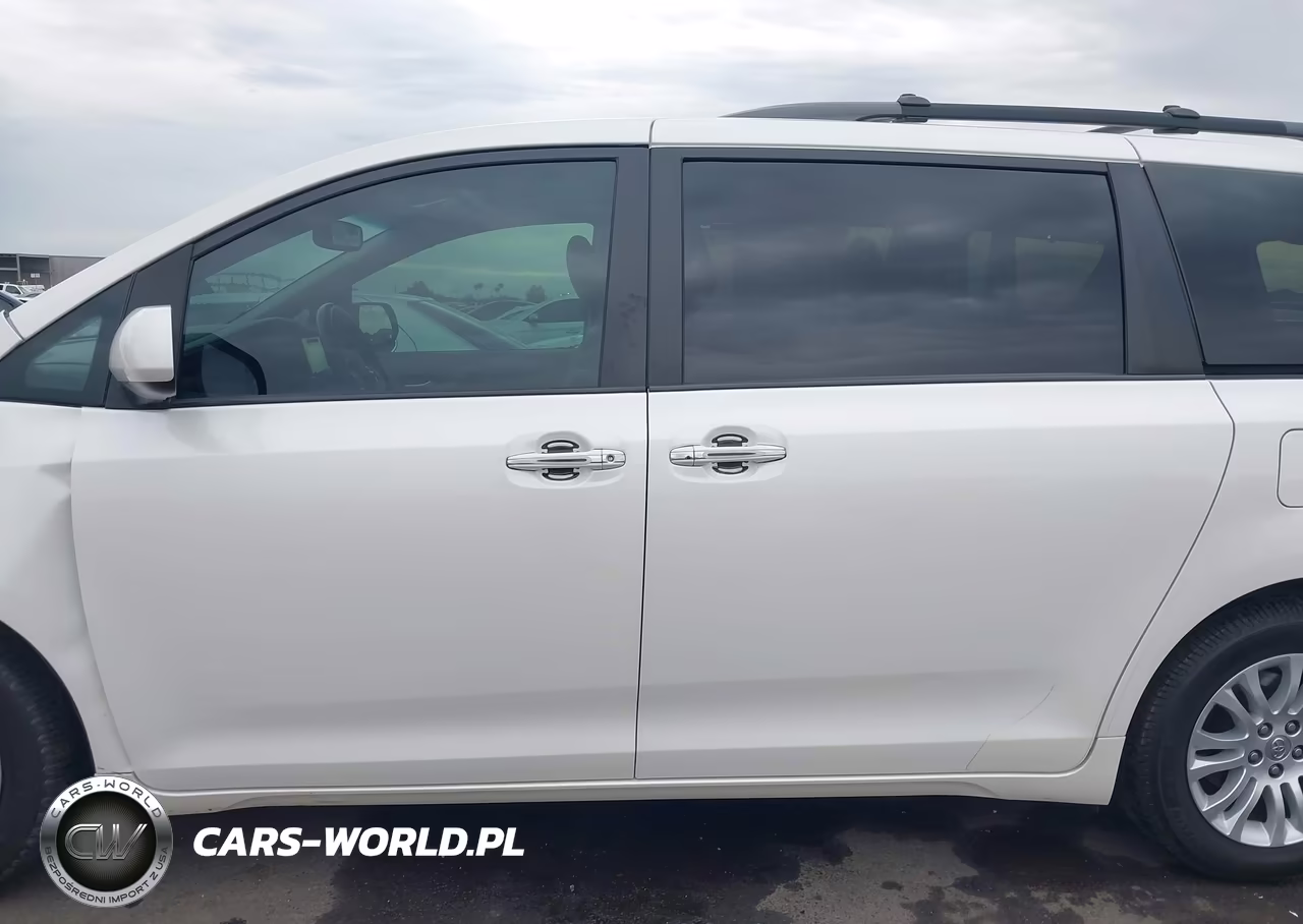 2017 Toyota Sienna Xle 8 Passenger VIN:5TDYZ3DC4HS791561 - 14