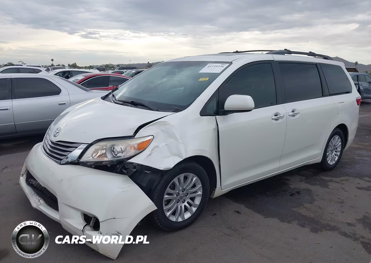 2017 Toyota Sienna Xle 8 Passenger VIN:5TDYZ3DC4HS791561 - 2