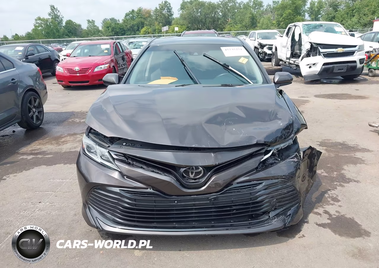 2018 Toyota Camry Le VIN:4T1B11HK8JU571288 - 12