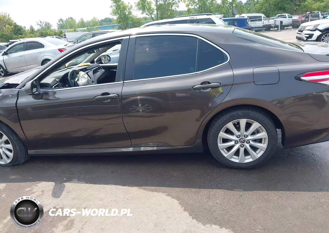 2018 Toyota Camry Le VIN:4T1B11HK8JU571288 - 14
