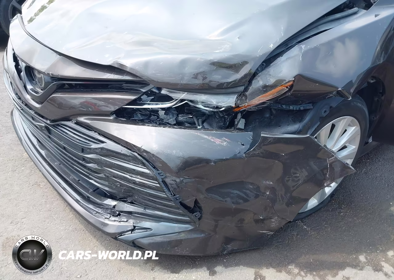 2018 Toyota Camry Le VIN:4T1B11HK8JU571288 - 6