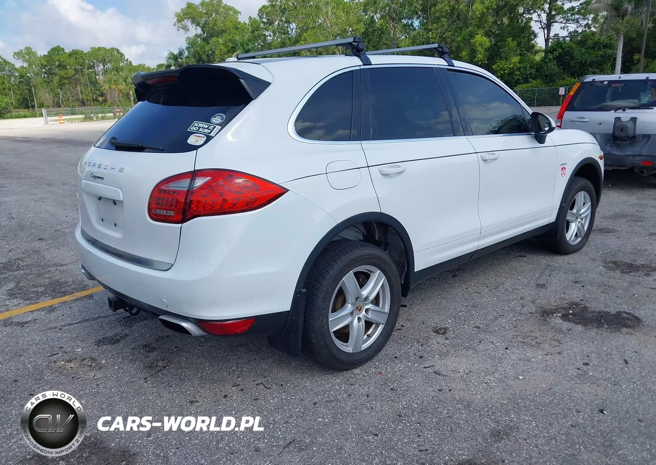 2014 Porsche Cayenne Diesel-Diesel Platinum Edition VIN:WP1AF2A22ELA33164 - 4