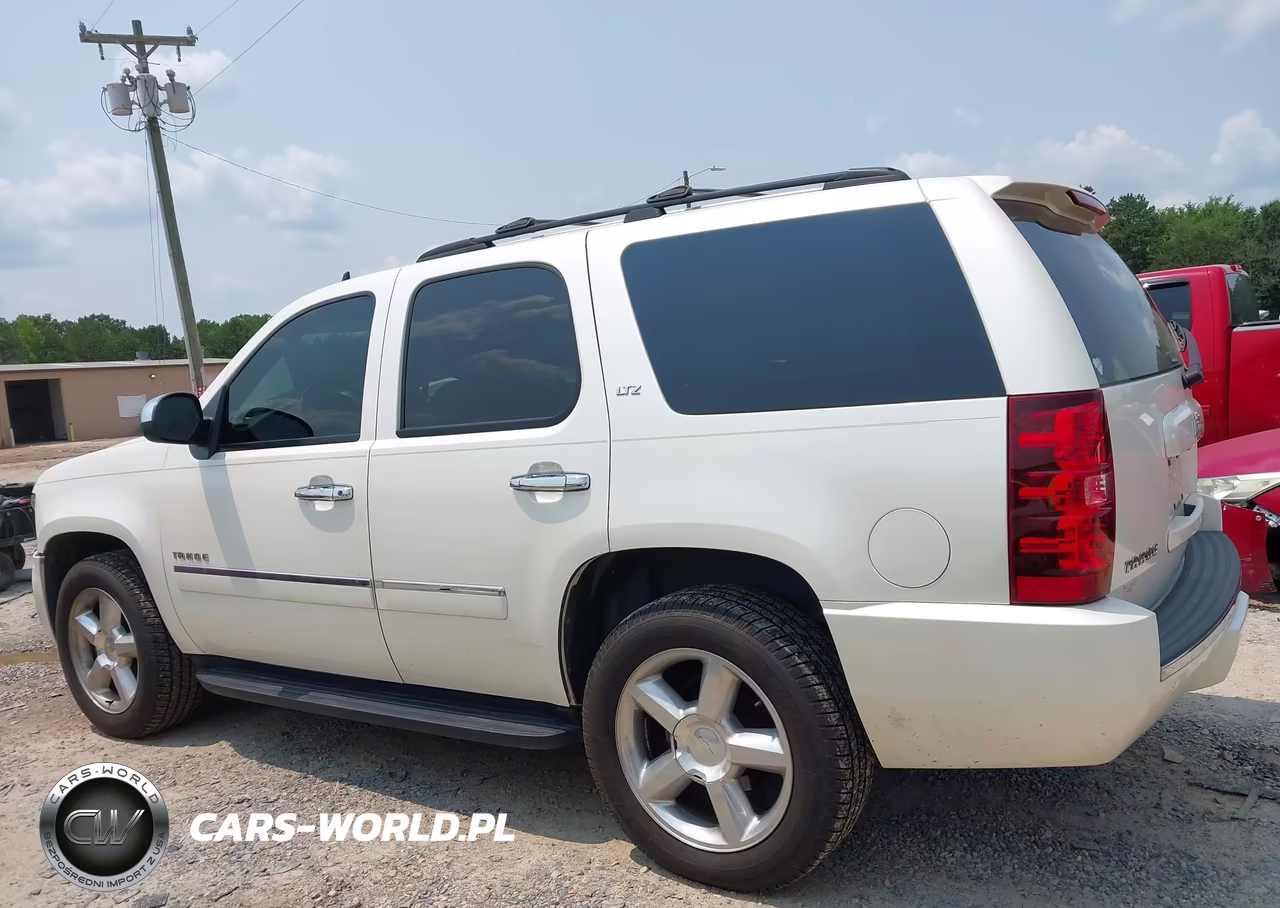2011 Chevrolet Tahoe Ltz VIN:1GNSKCE06BR142730 - 14