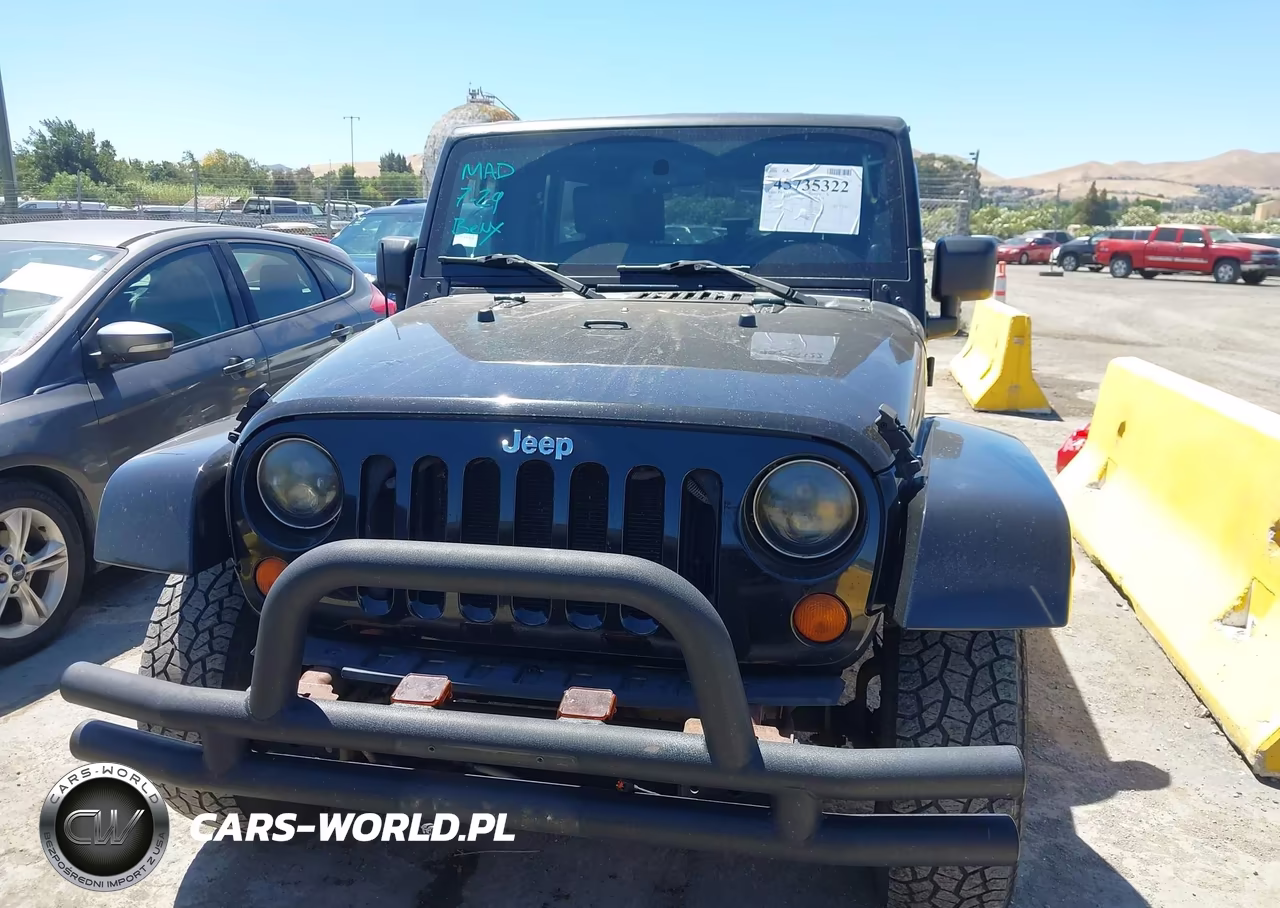 2007 Jeep Wrangler Unlimited Sahara VIN:1J4GA591X7L151323 - 12