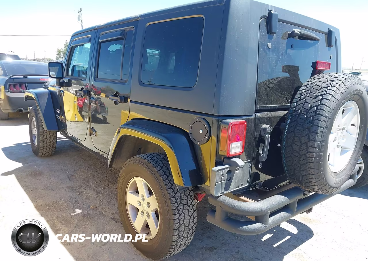 2007 Jeep Wrangler Unlimited Sahara VIN:1J4GA591X7L151323 - 3