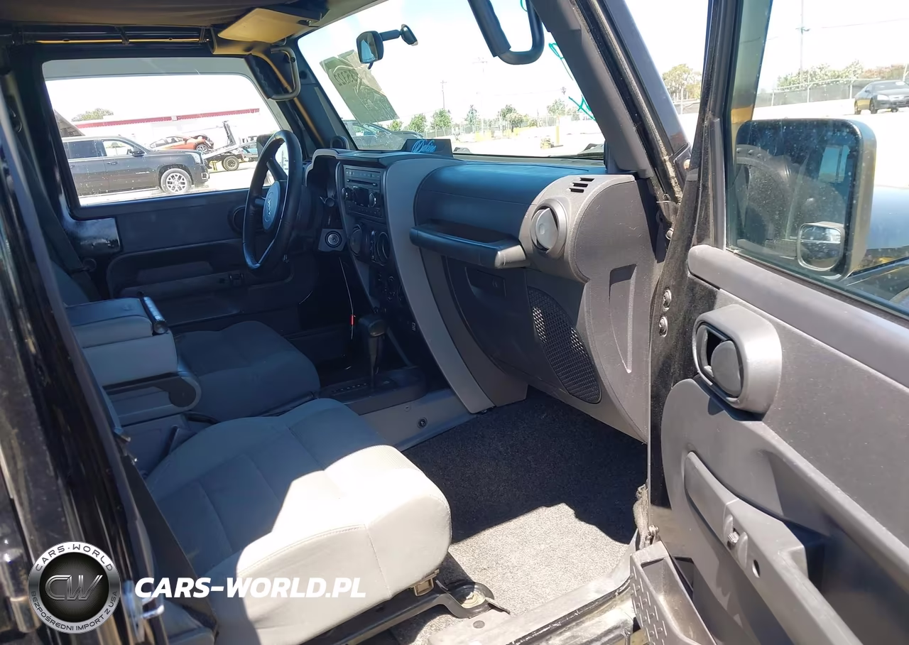 2007 Jeep Wrangler Unlimited Sahara VIN:1J4GA591X7L151323 - 5